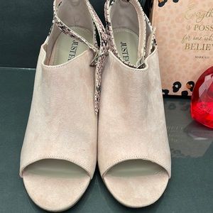 JUSTFAB PINK SHOES AND SNECKET SKIN